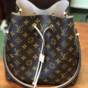 Excellent Condition Louis Vuitton Neonoe Pink
